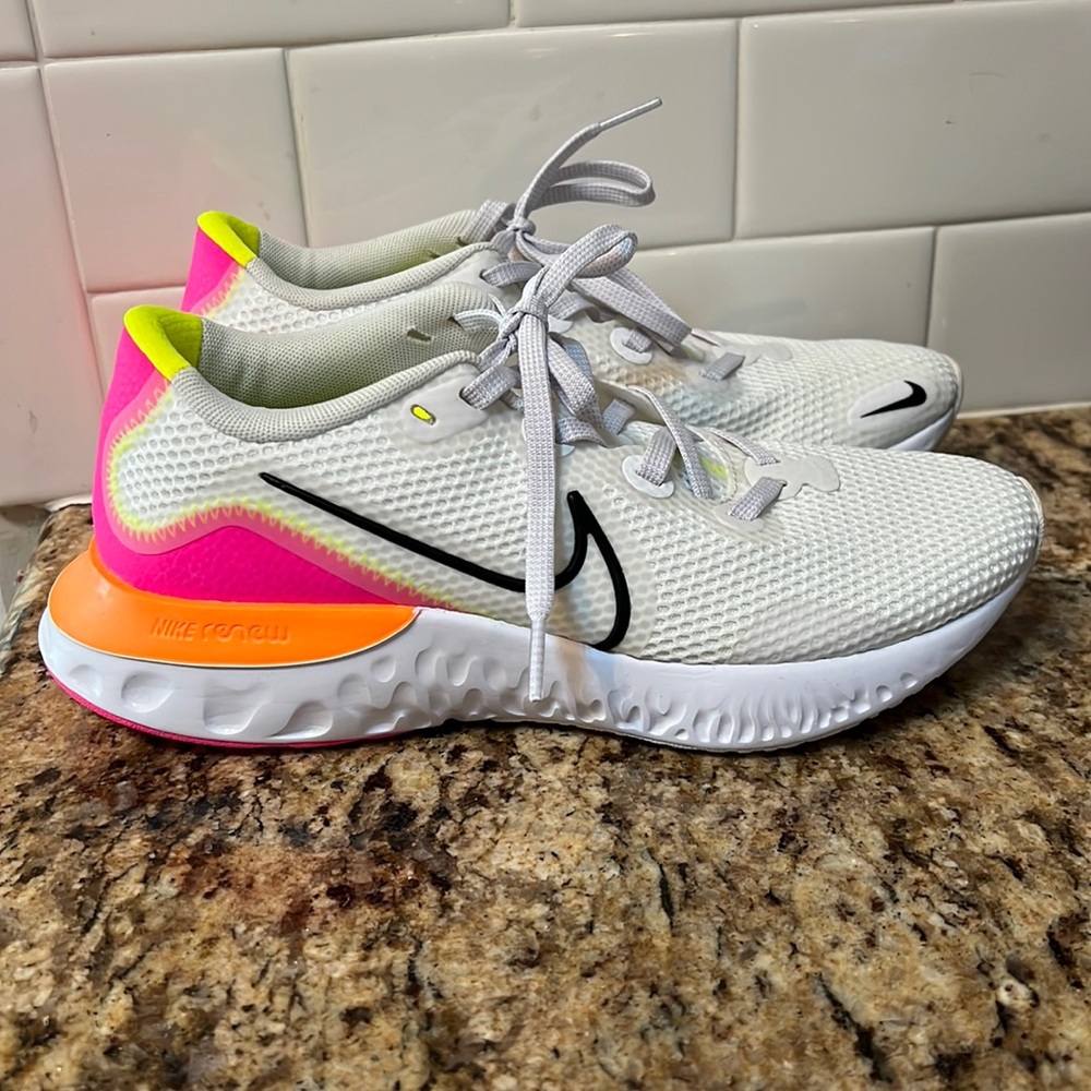 Nike renew womens size 7.5